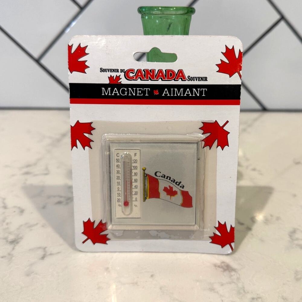 Canada souvenir refrigerator magnet thermometer Celsius Fahrenheit scale